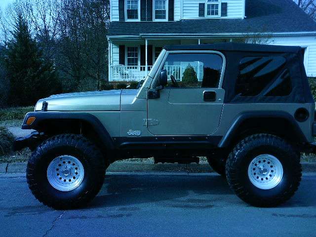 35'' tires with 4'' lift on 2005 Jeep Wrangler 2 door? | Jeep Enthusiast  Forums